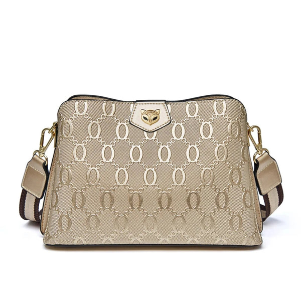 Bolsa-Feminina-Transversal-Foxer-Modelo-Agatha-na-cor-dourada-vista-de-frente-com-alça-ajustável