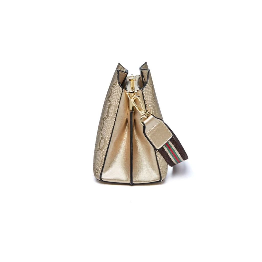 Bolsa-Feminina-Transversal-Foxer-Modelo-Agatha-lateral-com-alça-ajustavel-de-couro