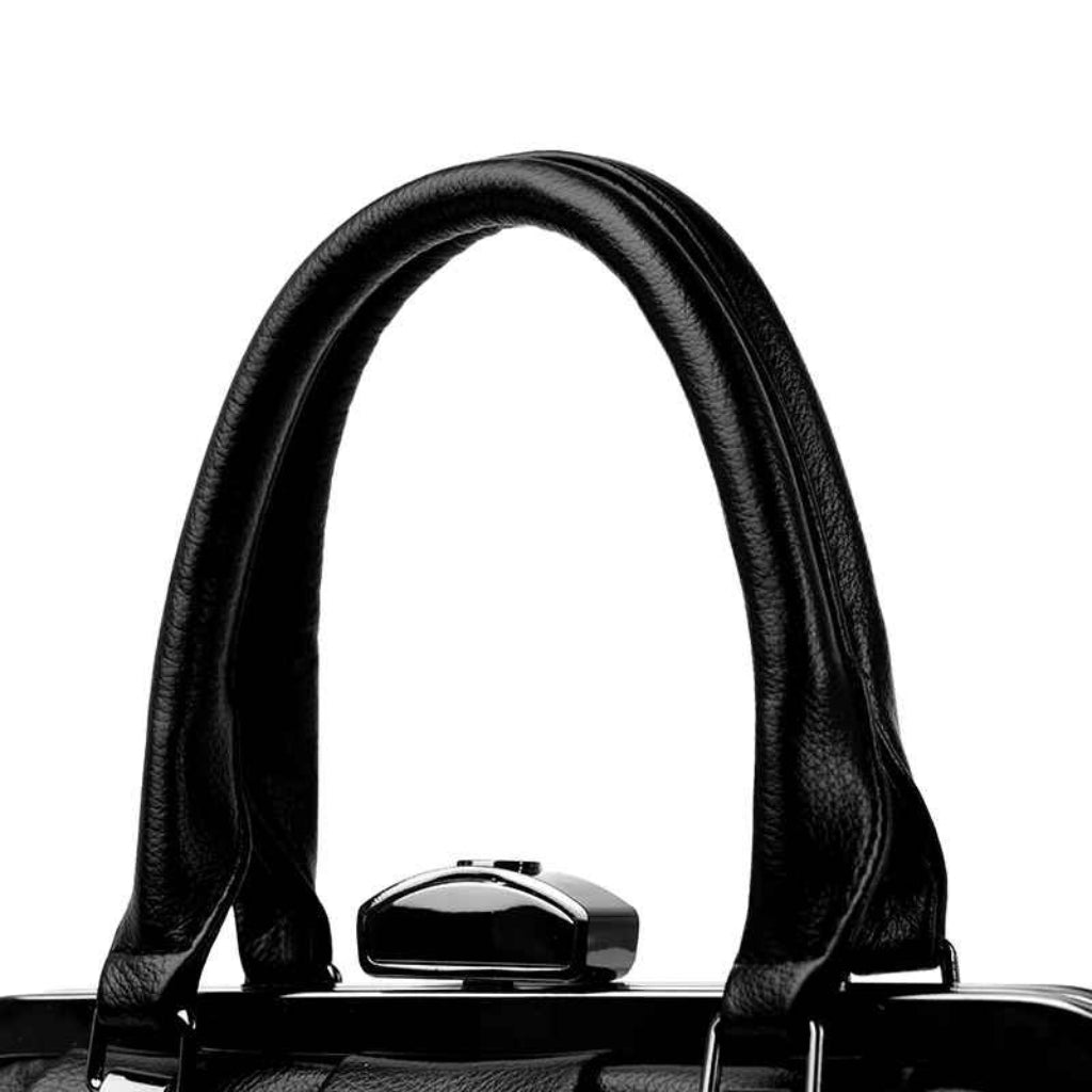bolsa-feminina-transversal-modelo-luci-preta-alca-para-ombros